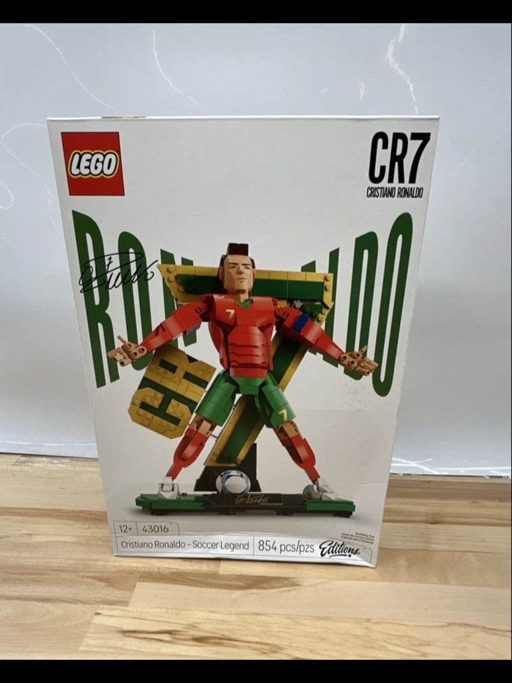 New Lego CR7 Cristiano Ronaldo Red and Green Soccer Legend Set